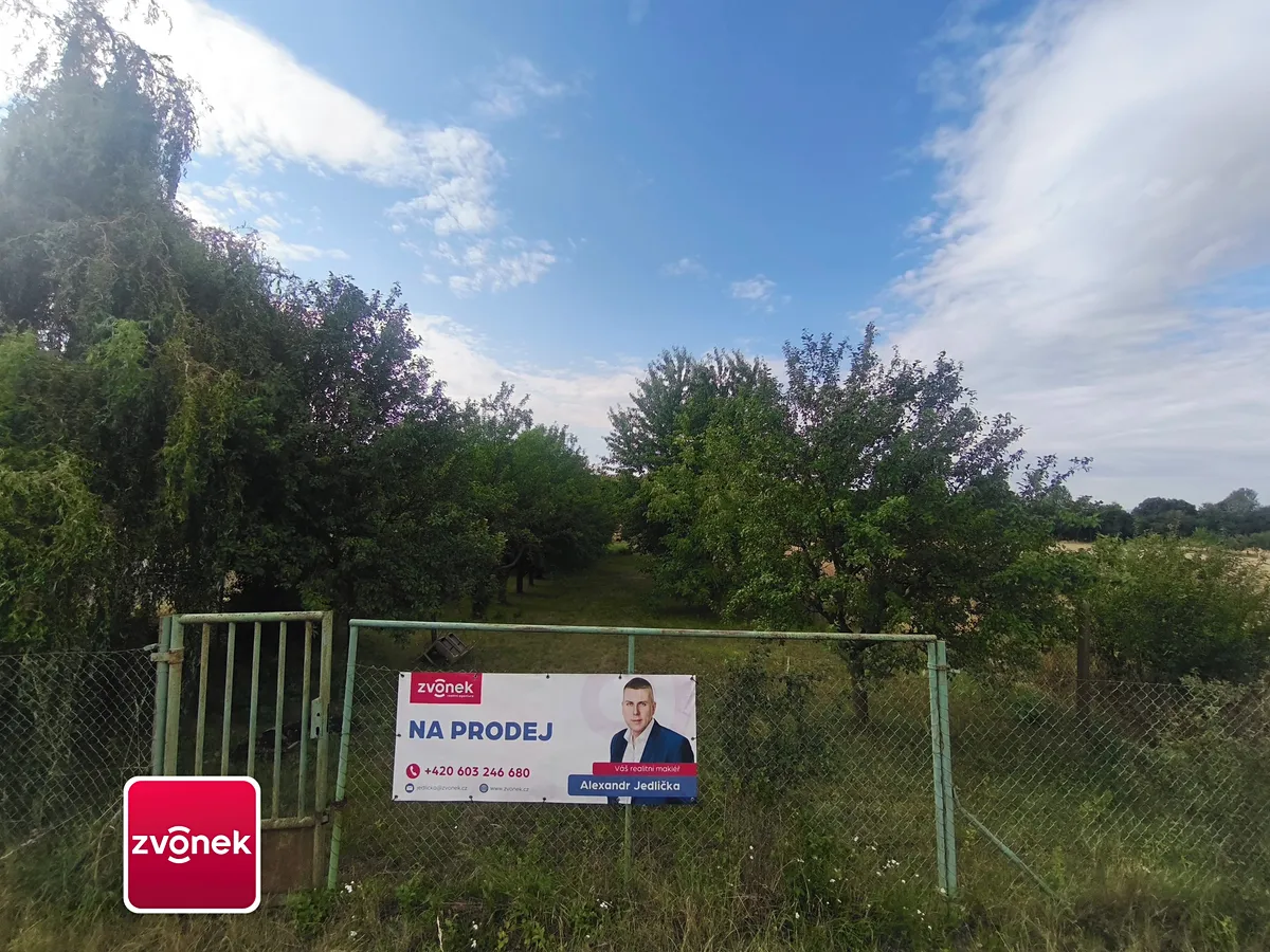 Prodej komerčního pozemku 806 m²